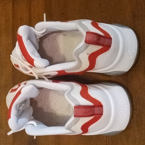 NIKE - Picture 3 of 6